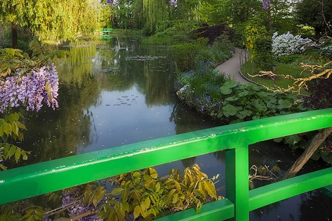 Excursion CHATEAU DE VERSAILLES and GIVERNY in Limousine From Paris - Reviews