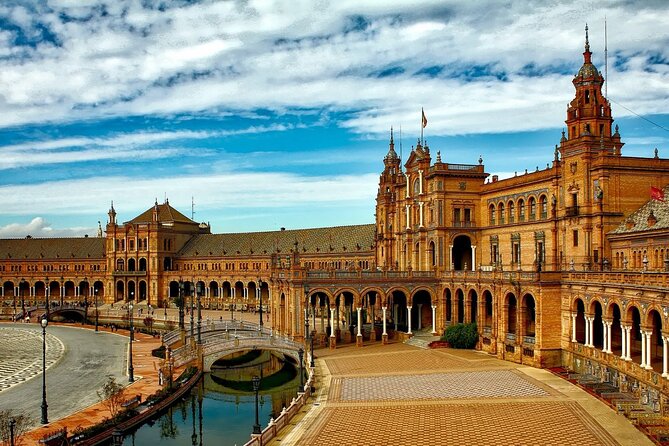 Excursion From Malaga to Seville With Tickets to the Real Alcázar - Good To Know