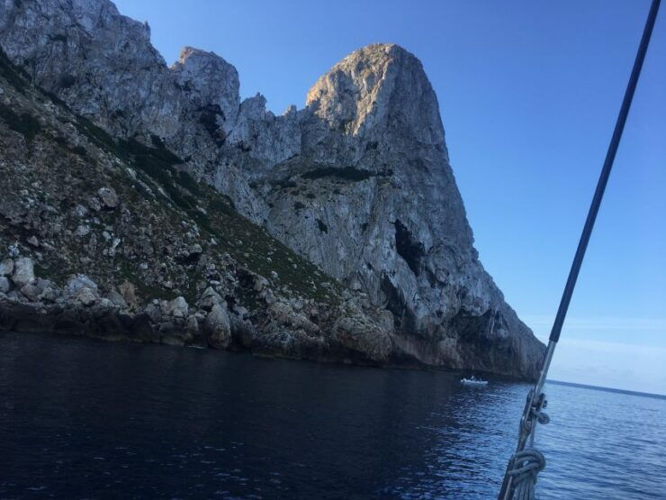 EXCURSION IN PRIVATE BOAT TO ES VEDRA & BEST CAVES OF IBIZA - Itinerary Details