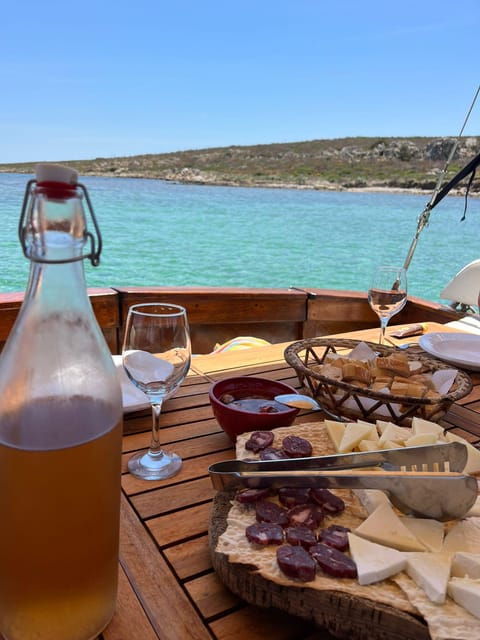 EXCURSION IN THE ASINARA PARK IN A WOODEN SAILING BOAT - Itinerary Highlights
