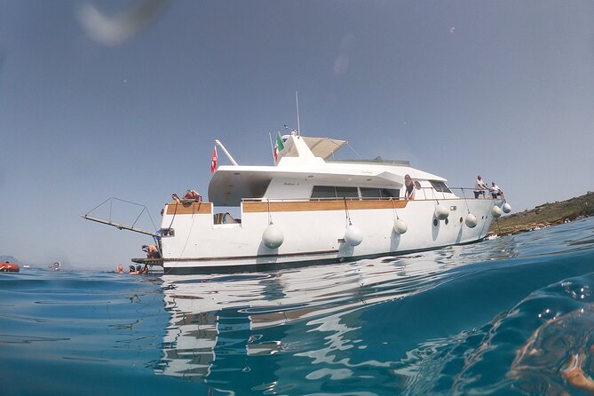 Excursion on Luxury Yacht Shalimar IV - Booking Information