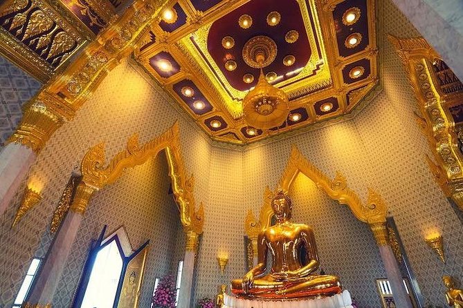 Excursion Royal Palace and Temples of Bangkok - Taking in the Grand Palace Complex
