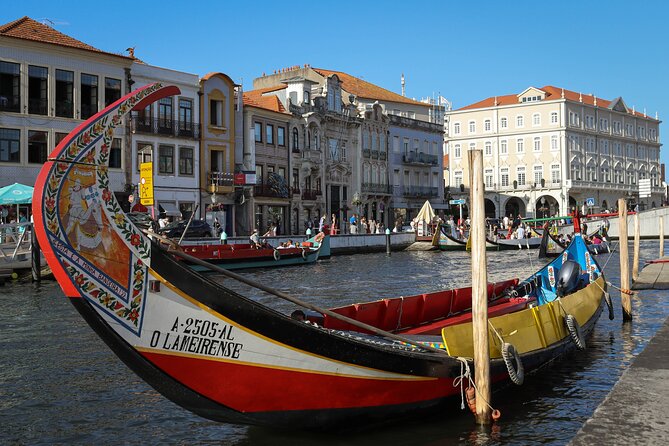 Excursion to Aveiro and Costa Nova With Moliceiro Boat Ride - Excursion Highlights