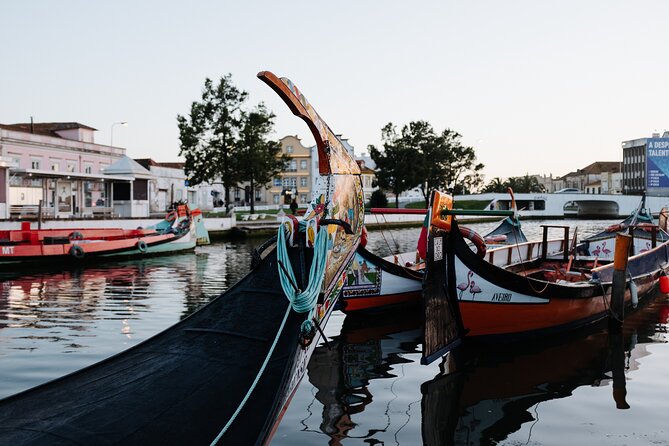 Excursion to Aveiro and Costa Nova With Moliceiro Boat Ride - Lunch Meeting and Pickup Details