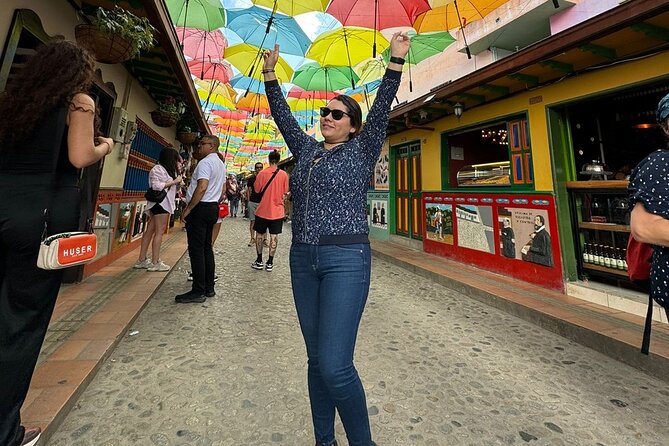 Excursion to Guatapé by Goat + Visit to Pablo Escobars Hacienda - Meeting and Pickup Details