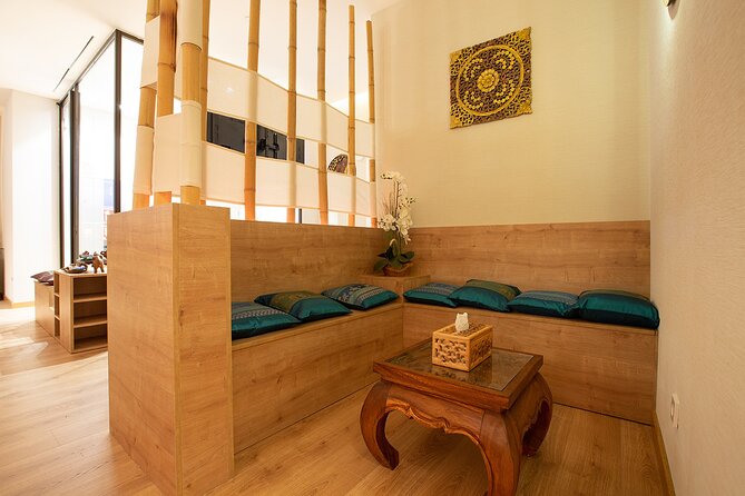 Exfoliating and Moisturizing Body Treatment of 60 Min in THAI MASSAGE ALURA - Ingredients and Techniques Used in the Treatment
