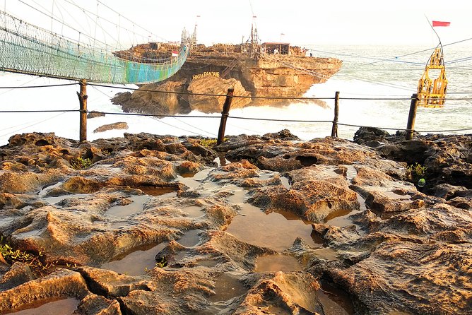 Exotic Timang Beach and Pindul Cave Tubing Tour - Itinerary Details