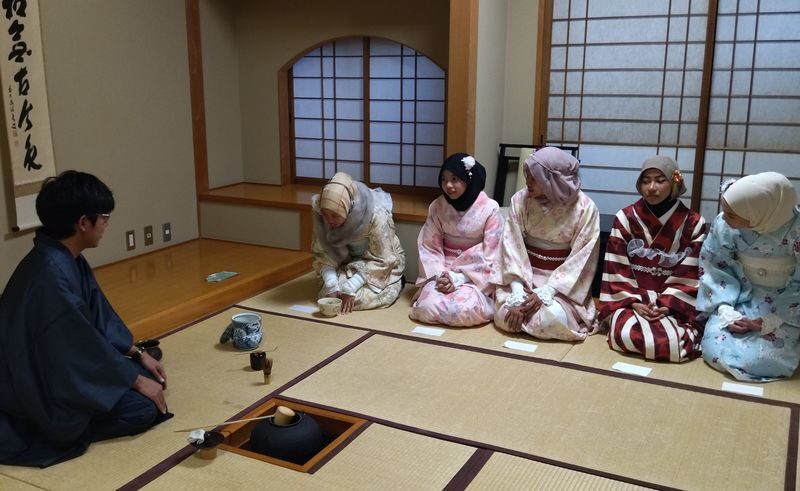 Experience an authentic tea ceremony in kimono (near Osaka Castle) - Kimono details to settle before booking