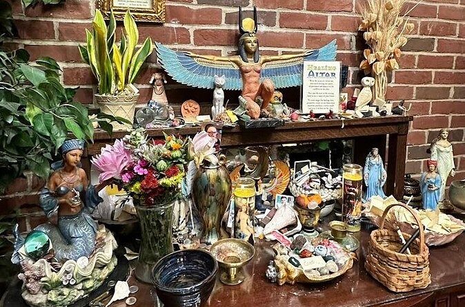 Experience Authentic Salem Séance with Entry Pass - Who Should Consider This Tour?