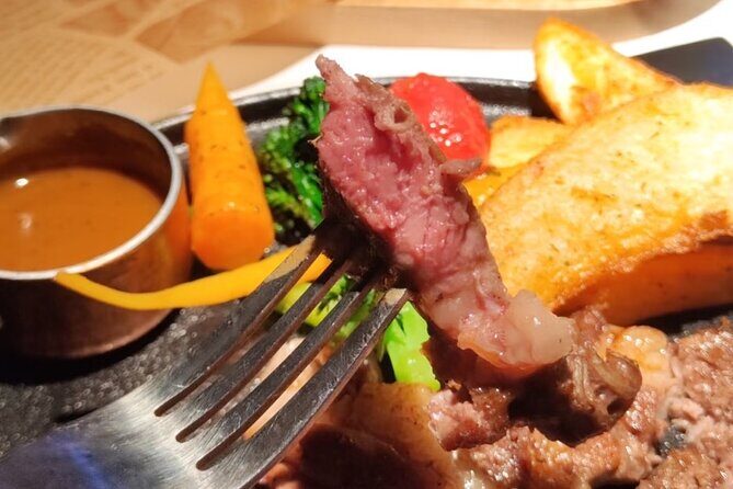 Experience Award-Winning Chef Johnny's Vino Chef Steakhouse - Who Should Book This Tour?