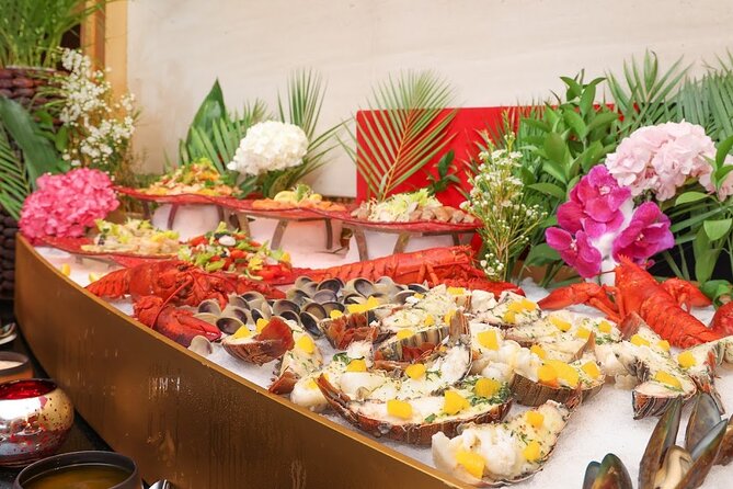 Experience Burj Al Arab Guided Tour With Lunch and Transfers - Guide Expertise