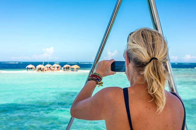 Experience Cayo Arena With Snorkeling and Lunch Buffet - Tour Overview