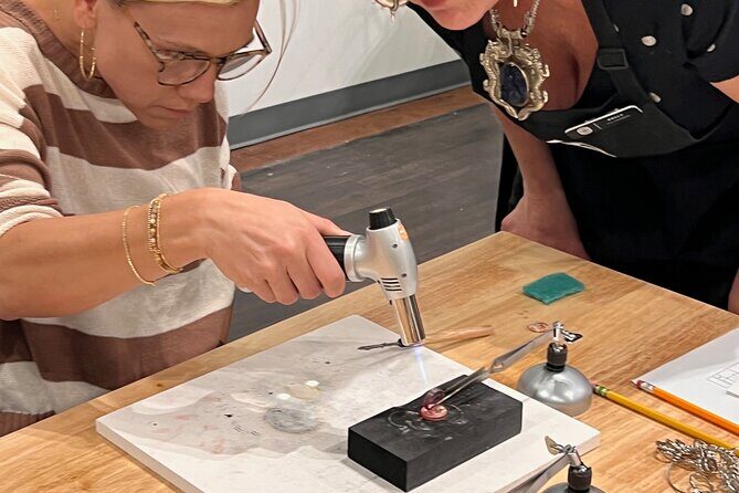 Experience Create your own jewelry workshop for beginners - Good To Know