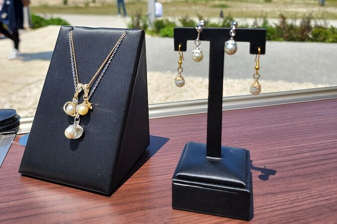 Experience Extracting Pearls From Akoya Oysters - Common Questions