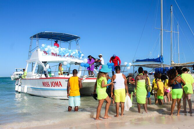 Experience for families and friends by private boat with pick-up - The Value of the Experience