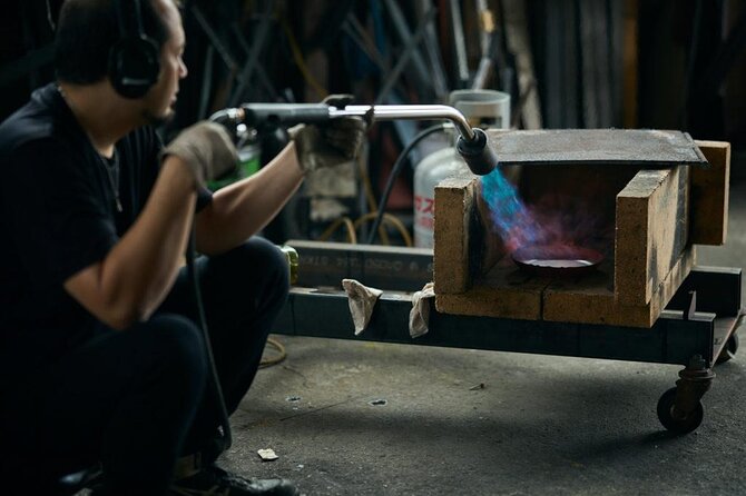Experience Frying Pan Making With an Ironworking Expert - Directions