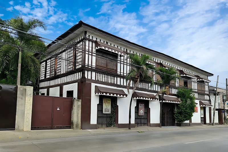 Experience Iloilo: A Heritage Mansions Tour & Foodie Experience - A Morning of Food and Heritage