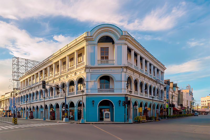 Experience Iloilo: A Heritage Mansions Tour & Foodie Experience - Molo Mansion and the Streets Around It