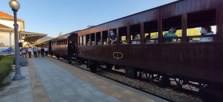 Experience in Pinhão: Wine Tasting, Lunch and Rabelo Boat - The Delightful Portuguese Lunch
