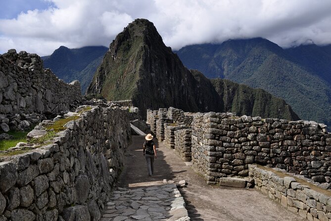 Experience Machu Picchu Sustainably on a Private Tour From Cusco - Reviews and Expert Assistance for a Seamless Experience