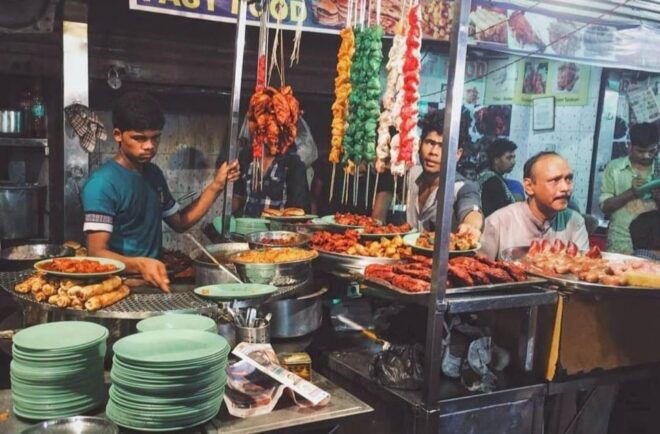 Experience Mumbai Street Food Tour - Sampling Vegetarian Street Food Staples
