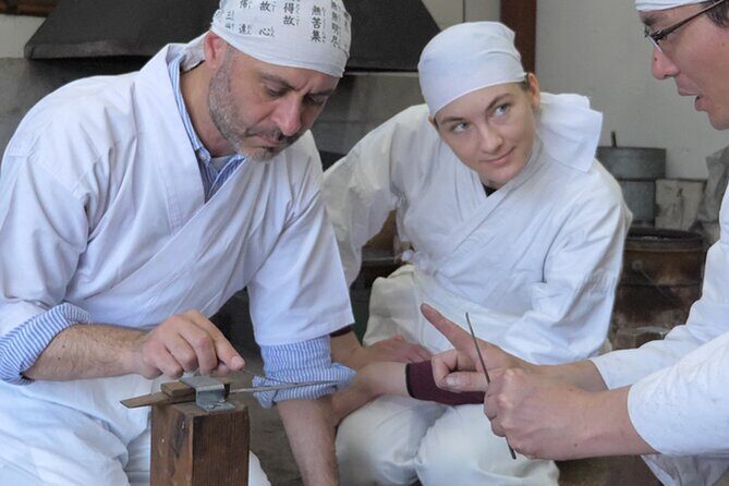 Experience of Making Knives and Small Knives by a Swordsmith - Discovering the Japanese Swordmaking Experience in Okayama