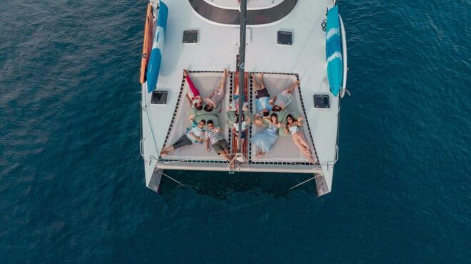 Experience Overnight Magic With Mumby 48FT - Mozart - Culinary Experience