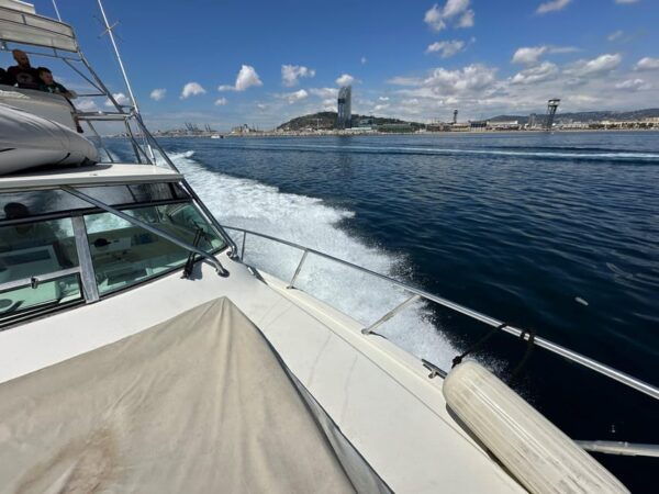 Experience the AMERICANS CUP From a Boat - Unforgettable Memories