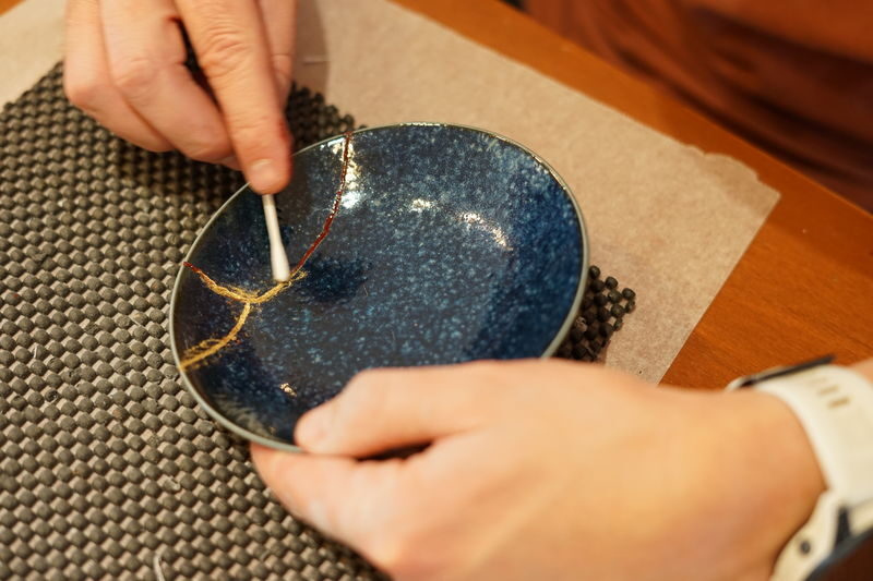 Experience the art of Kintsugi in Tokyo Asakusa Workshop - Repairing the plate, step by step
