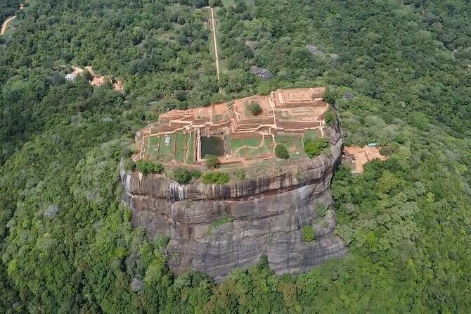 Experience the Beauty and History of Sri Lanka - The Sum Up