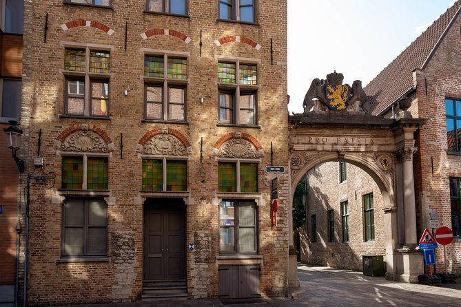 Experience the Best of Bruges on a Private Tour With Boat Ride With a Local - Attractions Covered in the Boat Tour