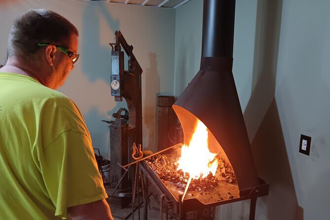 Experience to Forge a Railroad Spike Knife in Ferry Township - The Details of This Unique Workshop