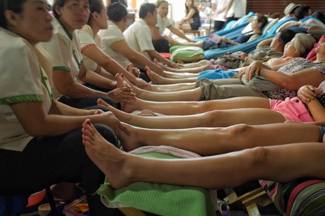 Experience Typical Thailand at Night With Streetfood Dinner & Foot Massage - Highlights of the Experience
