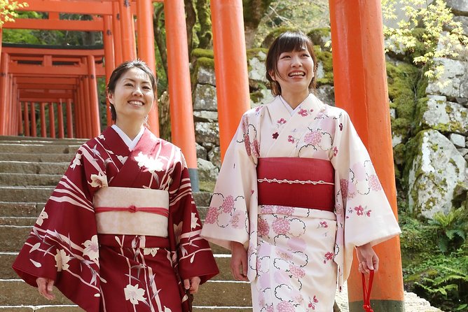 Experience With Kimono! Castle Town Retro Tour Local Tour & Guide - Exploring Castle Town Retro