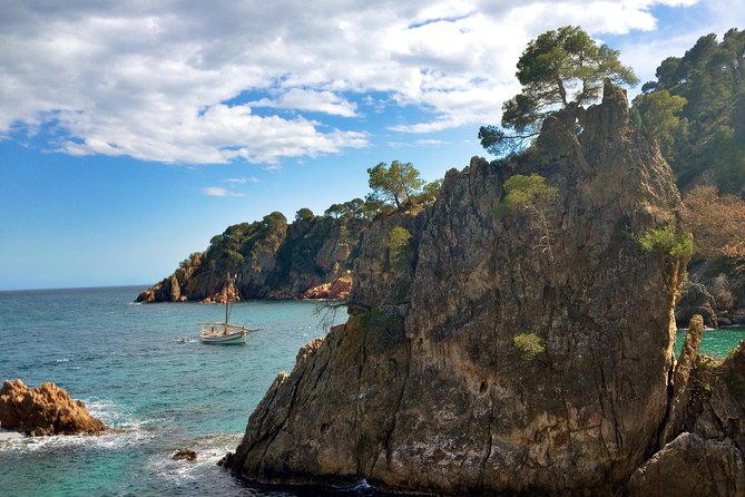 Experiencia De Kayak En La Costa Brava Con Snorkel Y Remo Desde Barcelona - Tour Experience