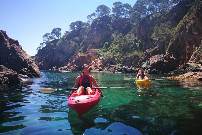 Experiencia De Kayak En La Costa Brava Con Snorkel Y Remo Desde Barcelona - Common Questions