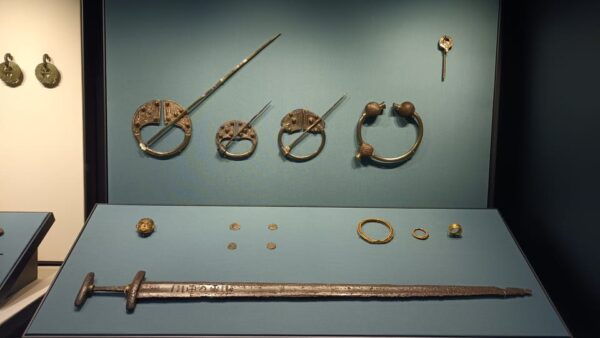 Expert Archaeologist Guided Tour of the British Museum - Expert Archaeologist Qualifications