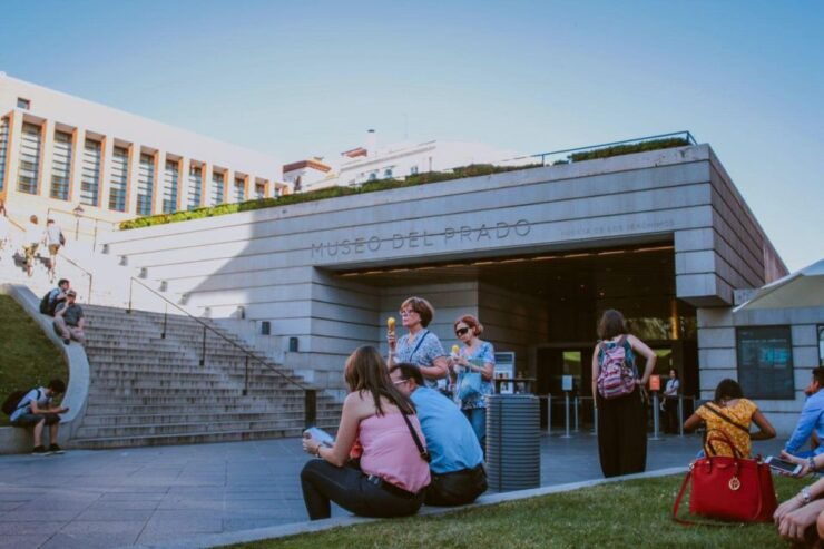 Exploration of Compostela Walking Tour for Families - Pricing and Duration