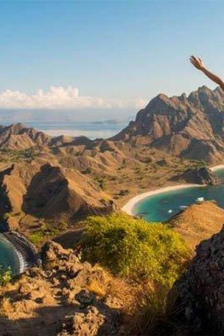 Explore 6 Favorite Destinations in Labuan Bajo - Pink Beach