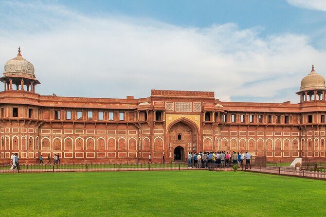 Explore Agra from Delhi by Car - A Complete Breakdown of the Tour