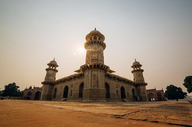 Explore Agra from Delhi by Car - Who Is This Tour Best For?