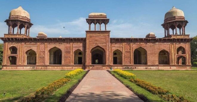 Explore Agra With Maryam Tomb and Mother Terresa - Experience