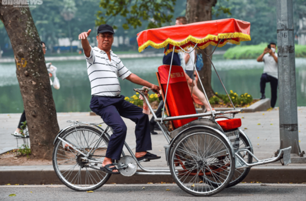 Explore All Famous Places In Ha Noi For 1 Day - Local Cuisine Experience
