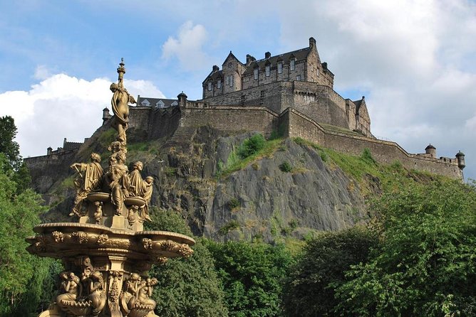 Explore an Amazing Edinburgh on a Private Walking Tour of the Old Town - Immerse Yourself in Edinburghs Architecture