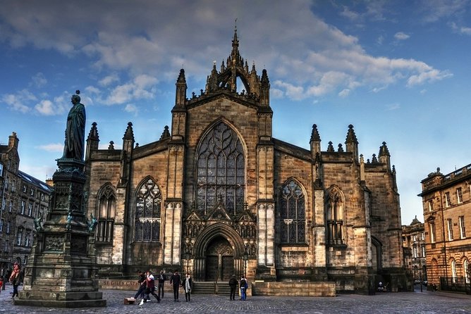 Explore an Amazing Edinburgh on a Private Walking Tour of the Old Town - Common Questions