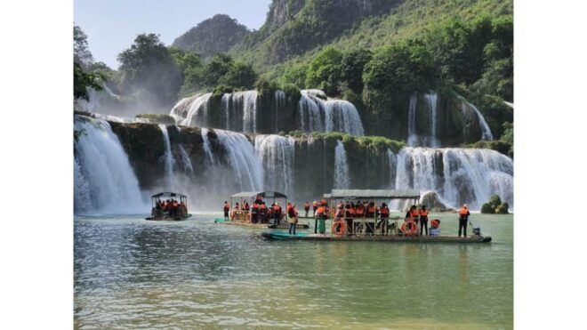 Explore Ban Gioc Waterfall Tour From Hanoi in 2 Days - Accommodation and Dining