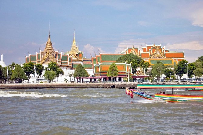 Explore Bangkok's Waterways - Exploring Wat Arun and the Grand Palace