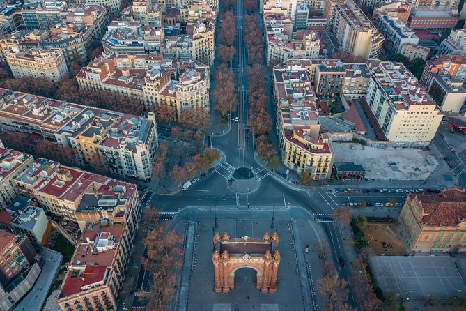 Explore Barcelona in 90 Minutes With a Local - Selecting Date and Travelers
