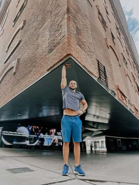 Explore Barcelona: Professional Photo session tour - A Closer Look at the Experience