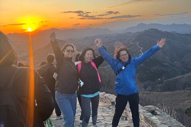 Explore Beijing Gubei WaterTown and Simatai Daytime and Nighttime - Exploring the Simatai Great Wall